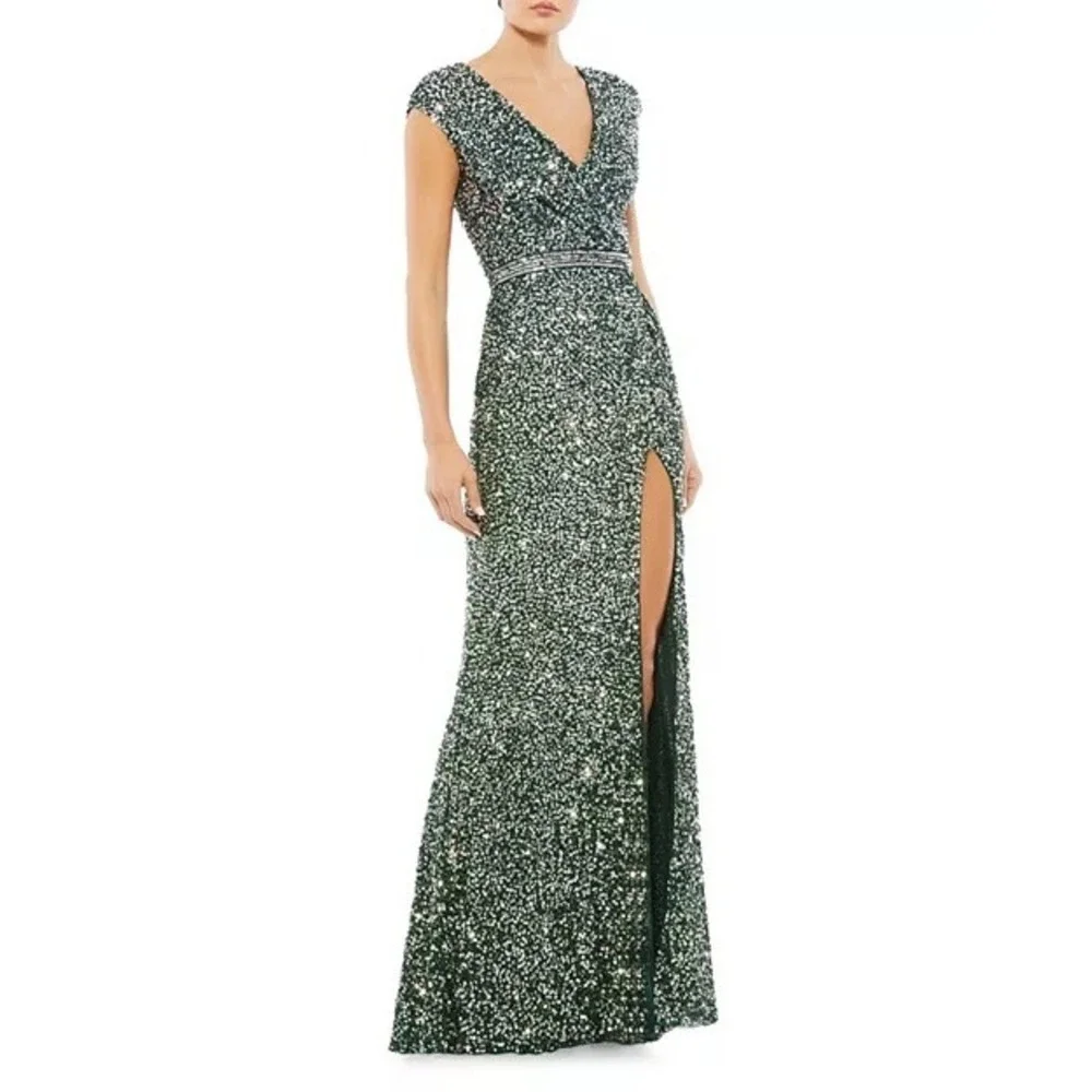 Mac Duggal Emerald Green‎ Sequin V-Neck Cap Sleeve Gown 5489 Size 4 NWT